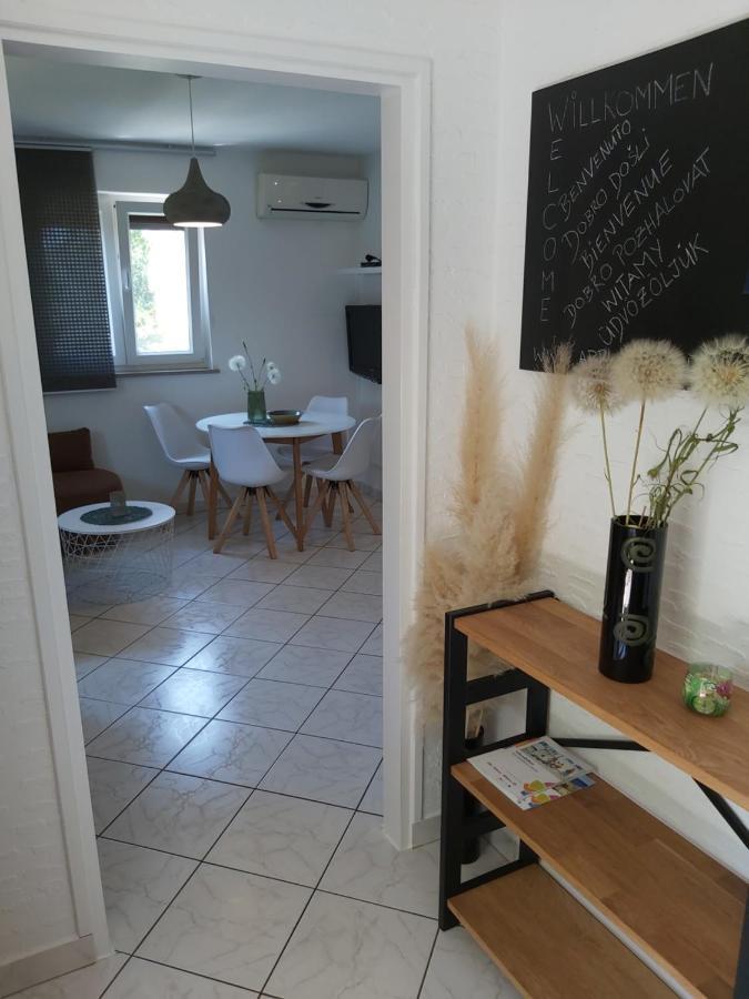 Ferienwohnung Mit 2 Schlafzimmer Oder Studio Apartment - Istrien-Fiorini Brtonigla Exteriér fotografie
