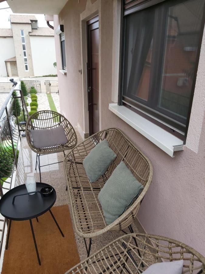 Ferienwohnung Mit 2 Schlafzimmer Oder Studio Apartment - Istrien-Fiorini Brtonigla Exteriér fotografie